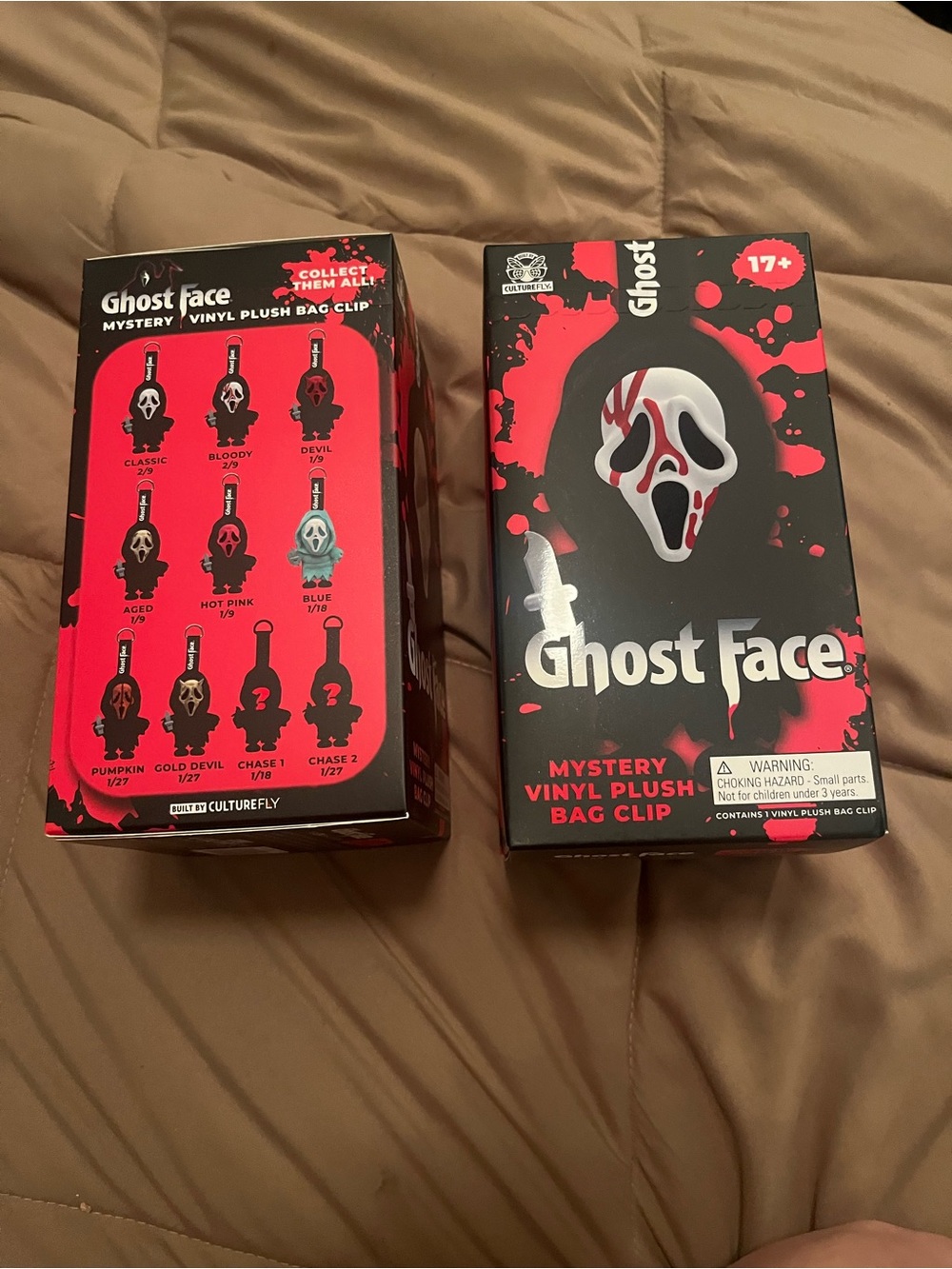 CultureFly Ghost Face Mystery Vinyl Plush Bag Clip - Black & Red
